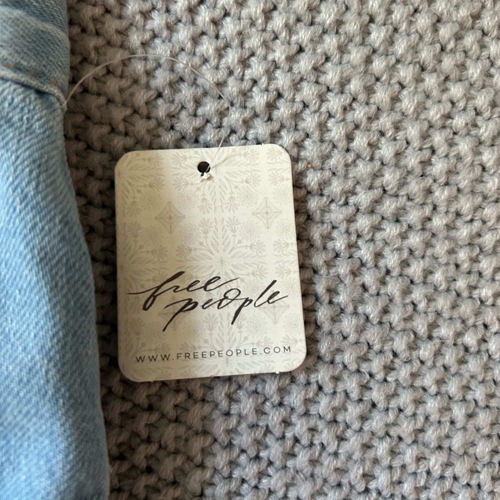 We The Free Danni High Rise Shorts Medium - Picture 7 of 8